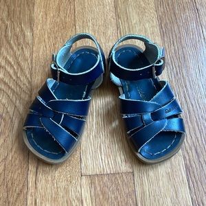 Toddler Salt Water Sandal, Navy Blue, 6. Great condition
